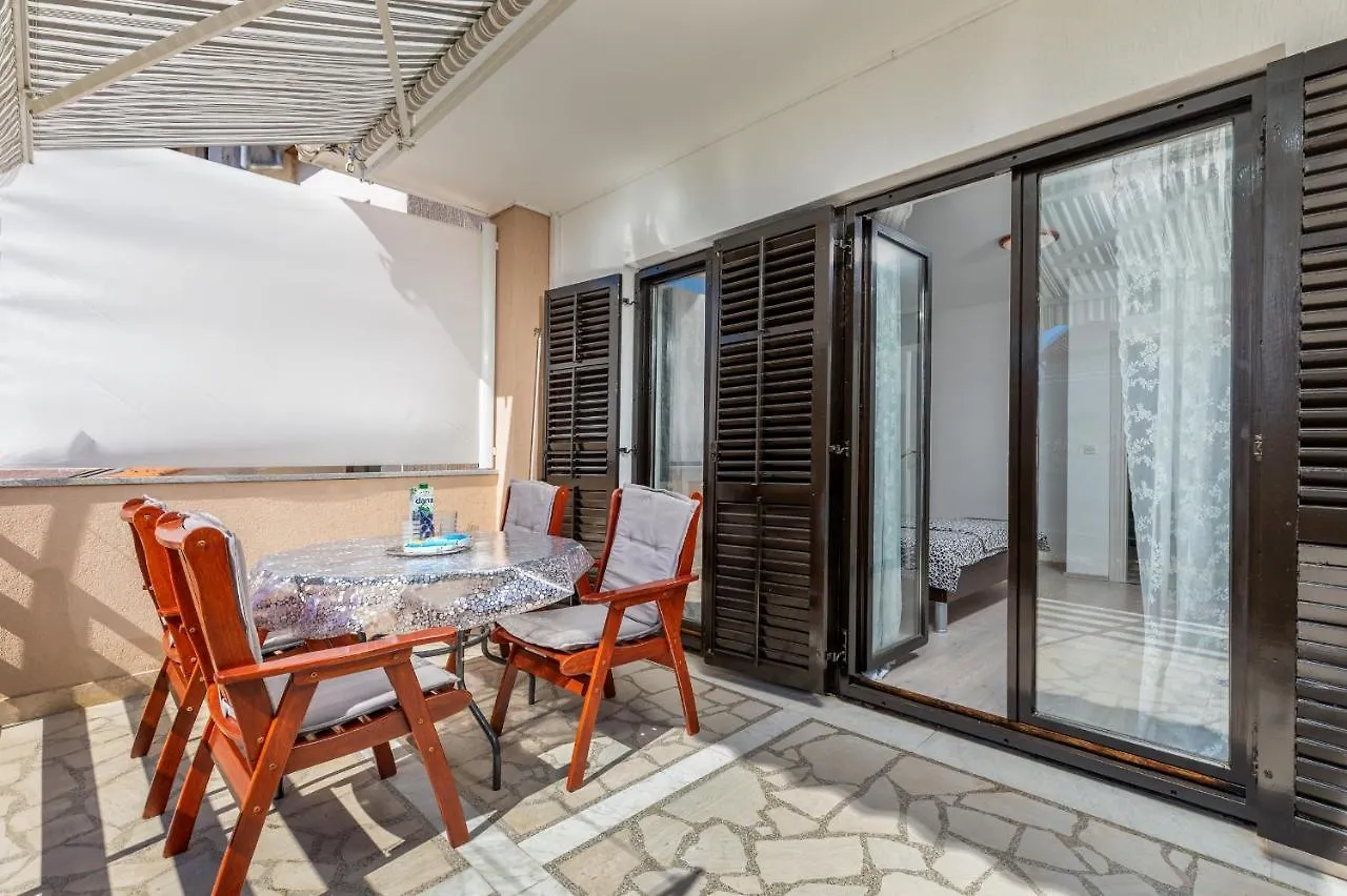 Dany Apartment Fazana Croatia